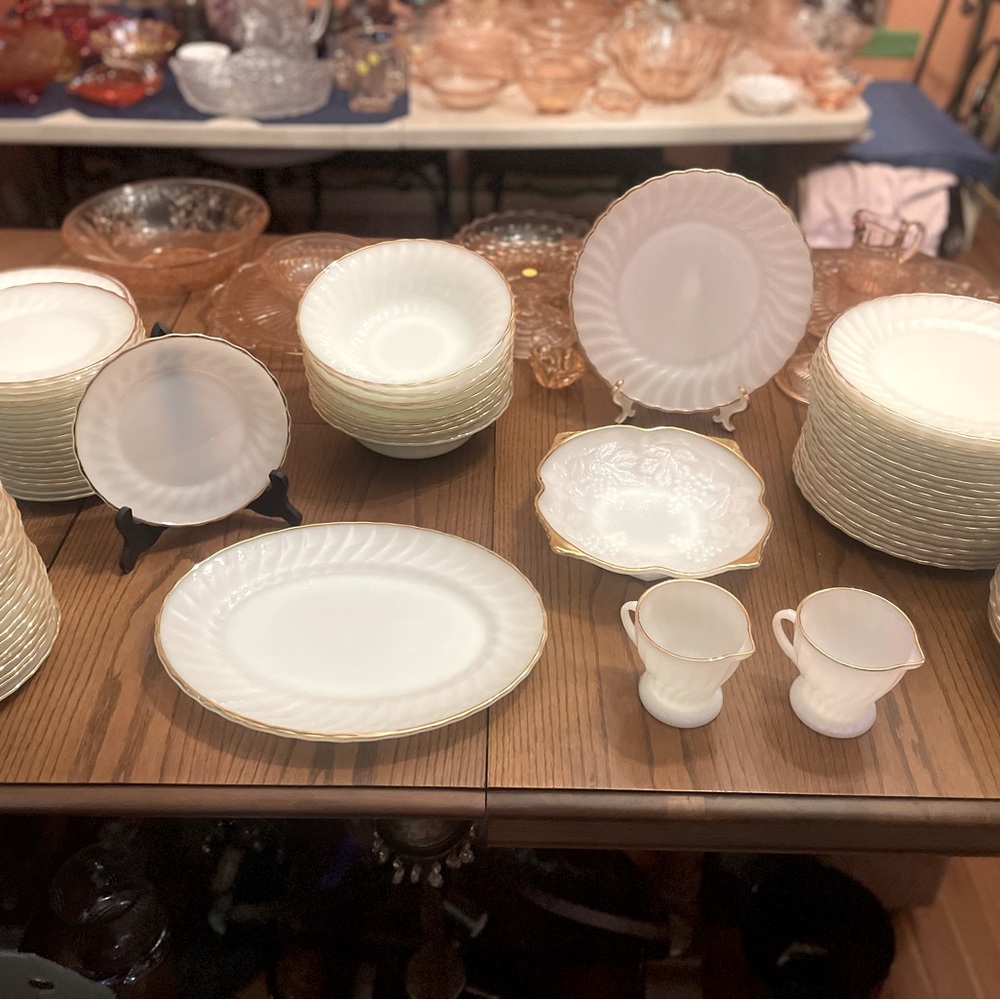 Vintage Fire King White with Gold Trim Glassware - 12 Dinnss
